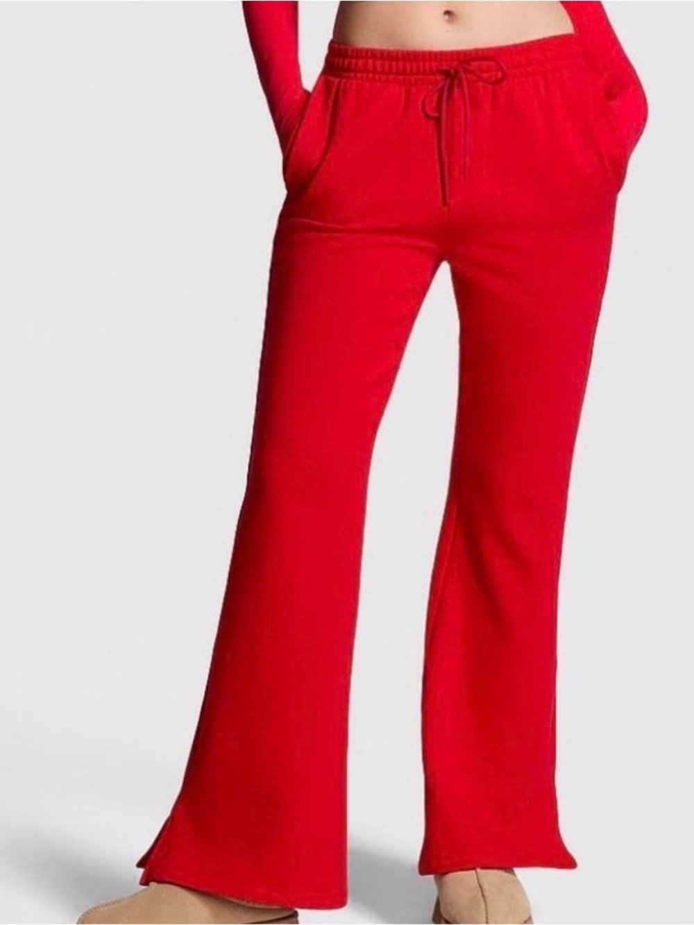 VS Pink NWT Ivy Fleece Split Hem‎ Flare Pants Red Size Medium Short